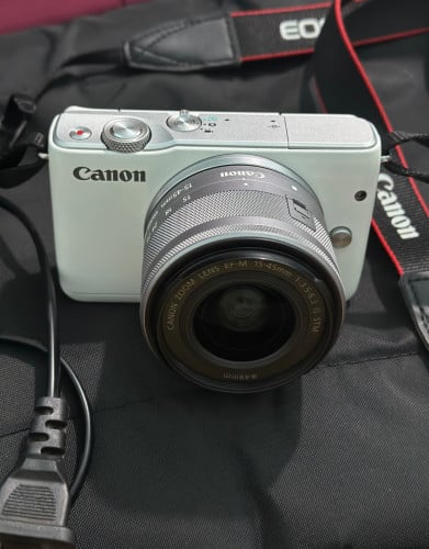 Canon m10