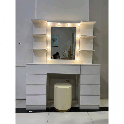 Cosmetic cabinet