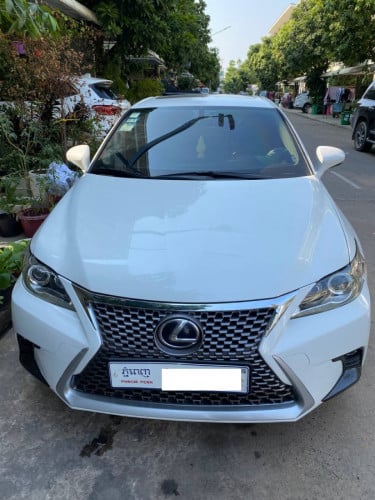 CT 200h 2012 For Rent /出租