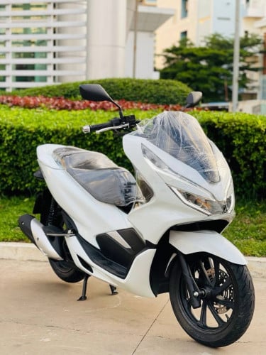 Honda PCX 018 សោស្មាតឃីកម្លាំង150cc ម៉ាស៊ីនតាន់ហាប់នែនស្ងាត់ជិះស្រួលស្ទុះមិនលាន់មិនហុយមានពន្ធកាត
