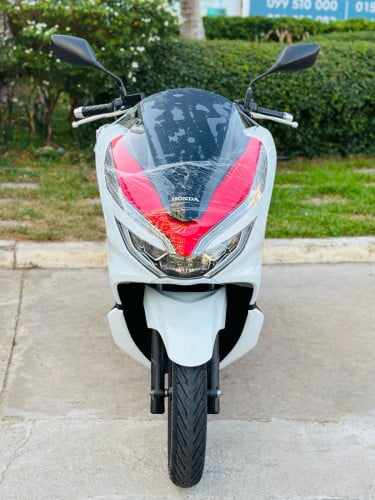 Honda PCX 019 សោស្មាតឃី កម្លាំង150ccម៉ាសុីនតាន់ហាប់នែនស្ងាត់ជិះស្រួលស្ទុះមិនលាន់មិនហុយមានពន្ធកាតគ្រឺ