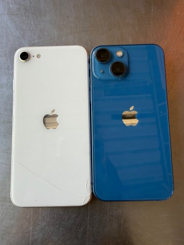 iPhone SE3 128G ស្ទេីបែកខ្នងក្រោយ110$