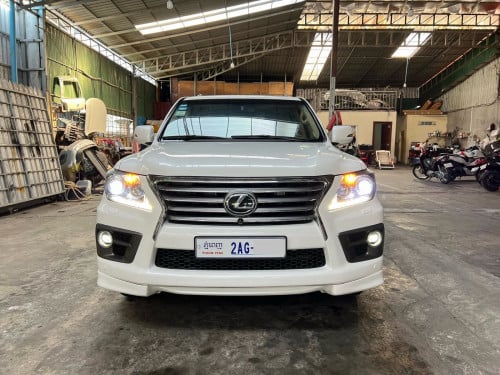 Lexus LX570 2015 V8 Full option Arab