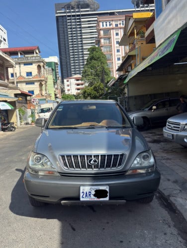 Lexus Rx300 ឆ្នាំ​200​2 ប៉ុង1 ផ្សែងបារី ថ្នាំ​ហ្ស៊ីន​90%​ ធានា​ឡានថ្មី​