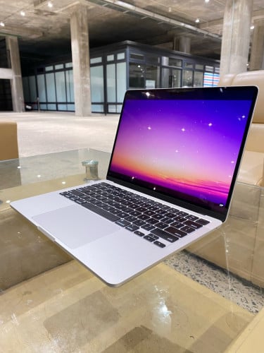 Macbook Air M2 13 inch