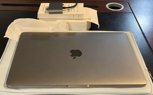 MacBook Pro 2017 លក់ទាំងស្ដាយ