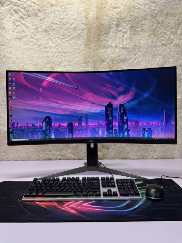 PC: 96GB Ram 34” 4K 144Hz Monitor Dual CPU