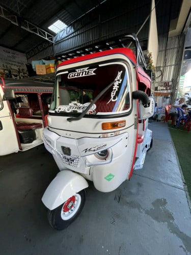 Re bajaj 2021លក់