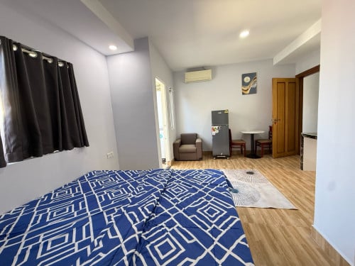 Studio room for rent st. 271