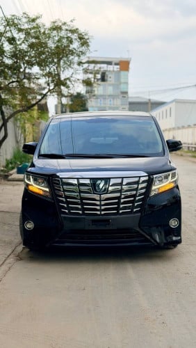 Toyota Alphard 2015