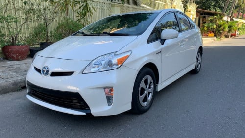 Toyota Prius 2013 Option 4 ក្នុងលឿហ