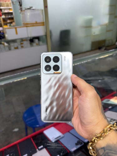 Xiaomi 15 Silver CH Sim2 Ram16GB HD512GB Phone Condition 98% , ម៉ាស៊ីនសានុំហ្សីន