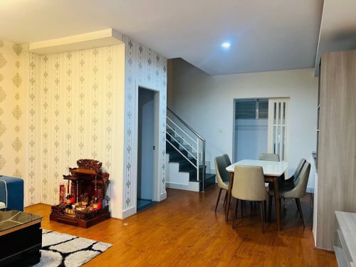 ផ្ទះ​លក់​