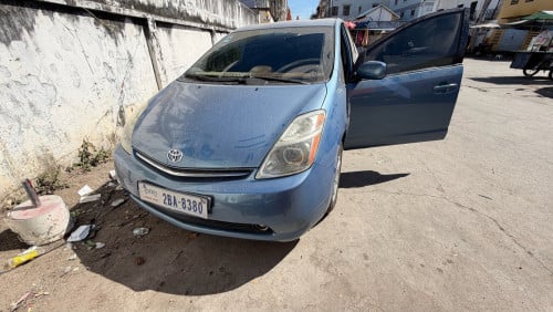 ឡានថ្មីខ្លាំង