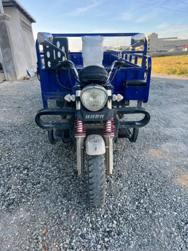 រម៉កវែងដឹកឥវាន់