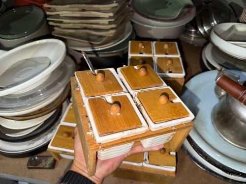 កែវស្ករប៊ីចេងប្រភេទឈេីឬស្សី