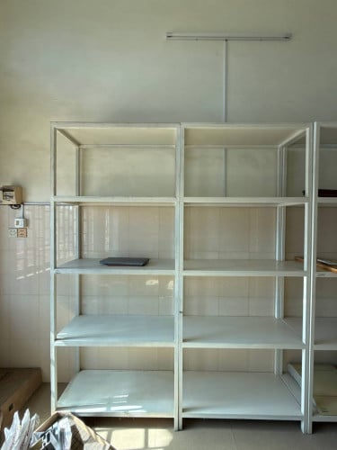 ធ្នេីរដែក