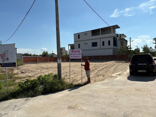 ដីផ្ទាល់ខ្លួនលក់ ជាប់តារាងបាល់ទាត់គីរីវង្សសែនជ័យ