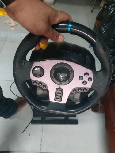 ចង្កូតឡានមានជើងទ្រចង្កូត