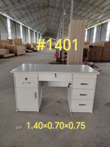 តុធ្វើការ 1.4m x 0.7m
