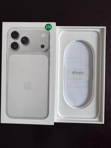 ប្រអប់ទទេ 17 pro max