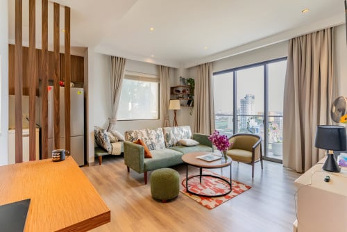 𝐅𝐨𝐫 𝐑𝐞𝐧𝐭: 2-Bedroom Condo – Embassy Central, BKK1