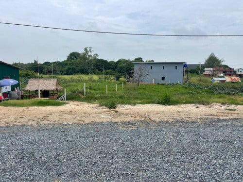 ដីលក់លើផ្លូវ80m ជិតព្រលានយន្តហោះថ្មី