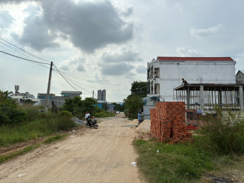 ដីលក់បន្ទាន់តំលៃក្រោយទីផ្សារច្រើន នៅក្រោយ Aeon 2
