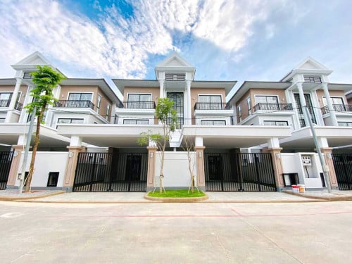 វីឡាភ្លោះB 2ជាប់គ្នាសម្រាប់ជួល | Two Twin B Villas For Rent in Borey Penghuot Boeungsnor