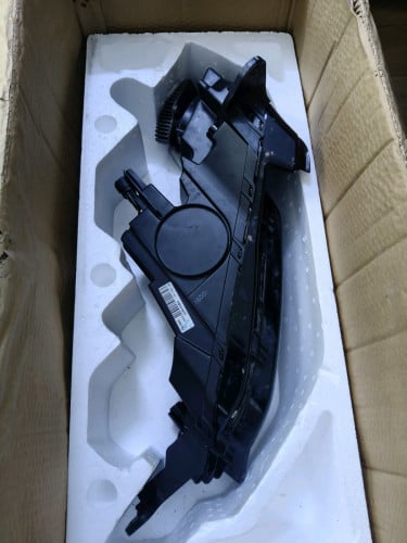 ស្តុបឡាន Ford territory ប្រេះតិច លក់ 150$សុីន ក្រុមហ៊ុន