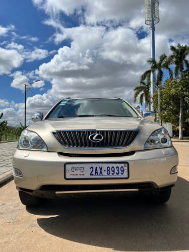 ទើបកាត់បានក្តៅៗខ្ចីណាស់ Lexus RX330 ឆ្នាំ2004 H/Full ពណ៏មាស Pong2