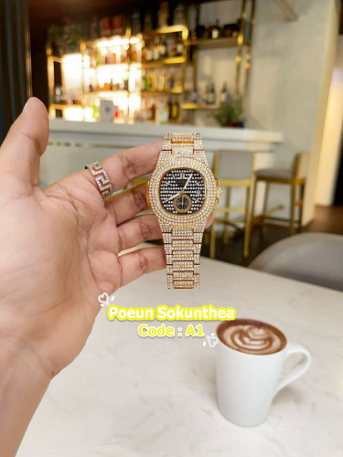 នាឡិកាខ្សែក្រវ៉ាត់ពេជ្រ រចនាបែប Luxury⌚️✨