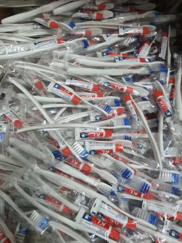 ឈុតច្រាស់សាប៊ូផ្ទះសំណាក់ Toothbrush for Guesthouse