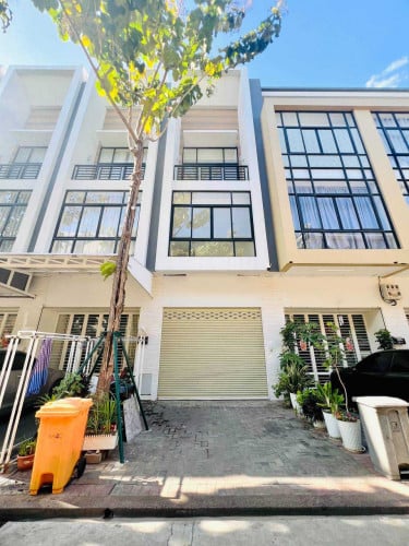 🏘️ផ្ទះអាជីវកម្មសម្រាប់លក់ នៅបុរីប៉េងហួតបឹងស្នោរ