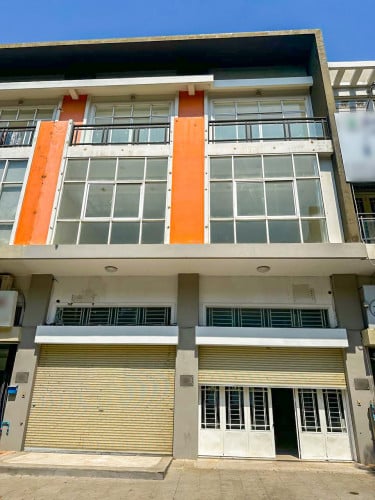 🏡ផ្ទះអាជីវកម្ម(2ល្វែង) សម្រាប់ជួល!!