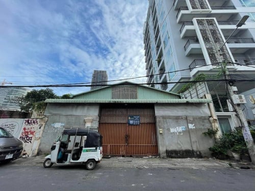 ឃ្លាំងសម្រាប់ជួល | Warehouse  for Rent