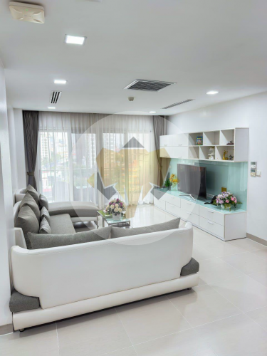 3 bedroom is 160sqm with price of $3200/month at 10th floor. In BKK1 (06)