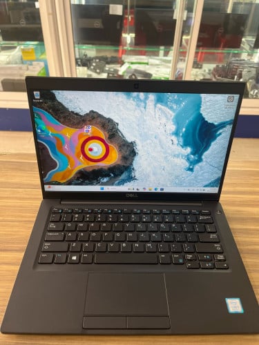 Dell latitude 7390Core i5-8350URam 8GB DDR4 SSD 256GBDisplay 14”FHD TouchscreeKeyboard light