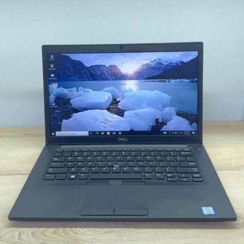 Dell Latitude 7490Core : i5-8350U / Ram : 8GB DDR4HDD : M.2 256GB / VGA : Intel graphics