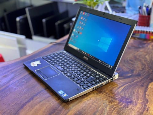 Dell Vostro V131 i5-16G-128G ស្ទេីរបន្តិចដូចរូប