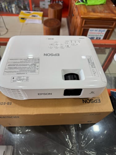 Epson Projector EB-E01 New
