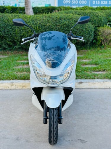 Honda PCX 016 សោស្មាតឃីកម្លាំង125cc ម៉ាសុីនតាន់ហាប់នែនស្ងាត់ជិះស្រួលស្ទុះមិនលាន់មិនហុយមានពន្ធកាតគ្រឺ