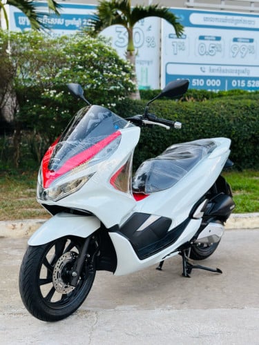 Honda PCX 019 សោស្មាតឃី កម្លាំង150ccម៉ាសុីនតាន់ហាប់នែនស្ងាត់ជិះស្រួលស្ទុះមិនលាន់មិនហុយមានពន្ធកាតគ្រឺ