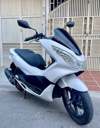 Honda PCX (150cc, year2015, 1290$) have all documents