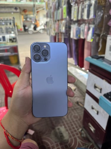 iPhone 13 Pro Max 128 ឆ្នូតតិច ថ្ម89%. 320 តួ96%