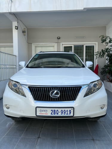 LEXUS RX350 ឆ្នាំ010 ប៉ុង1 Full premium ក្នុងលឿង ពូកស្បែកហ្សុិន ឡានស្អាតនៅសានុំហ្សុិននៅថ្មីខ្លាំង