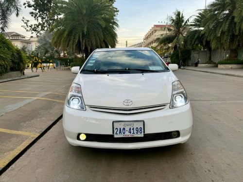 Prius 2004 Half full