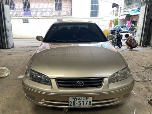 Toyota ឆ្លាម 1997