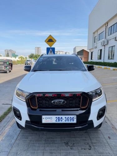 Wildtrak 2022 សុីន១ជុំ​ ឡានខ្ចីម្ចាស់ដេីម