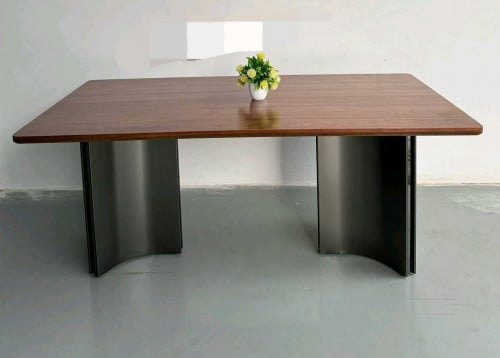 តុញាំបាយក្តាឈើជើងដែក